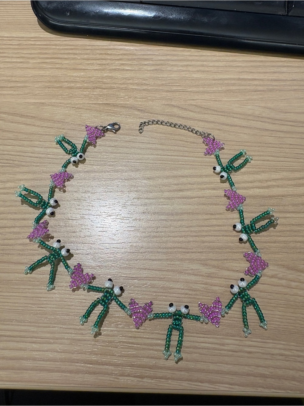 Pink & Green Beaded Frogs Holding Hearts Choker
